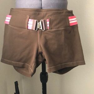 lululemon shorts with reversible belt-has back tag